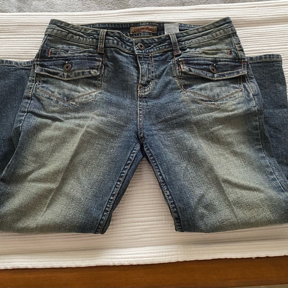 Paris blue woman dirty washed straight leg cropped Jean size 11 Junior